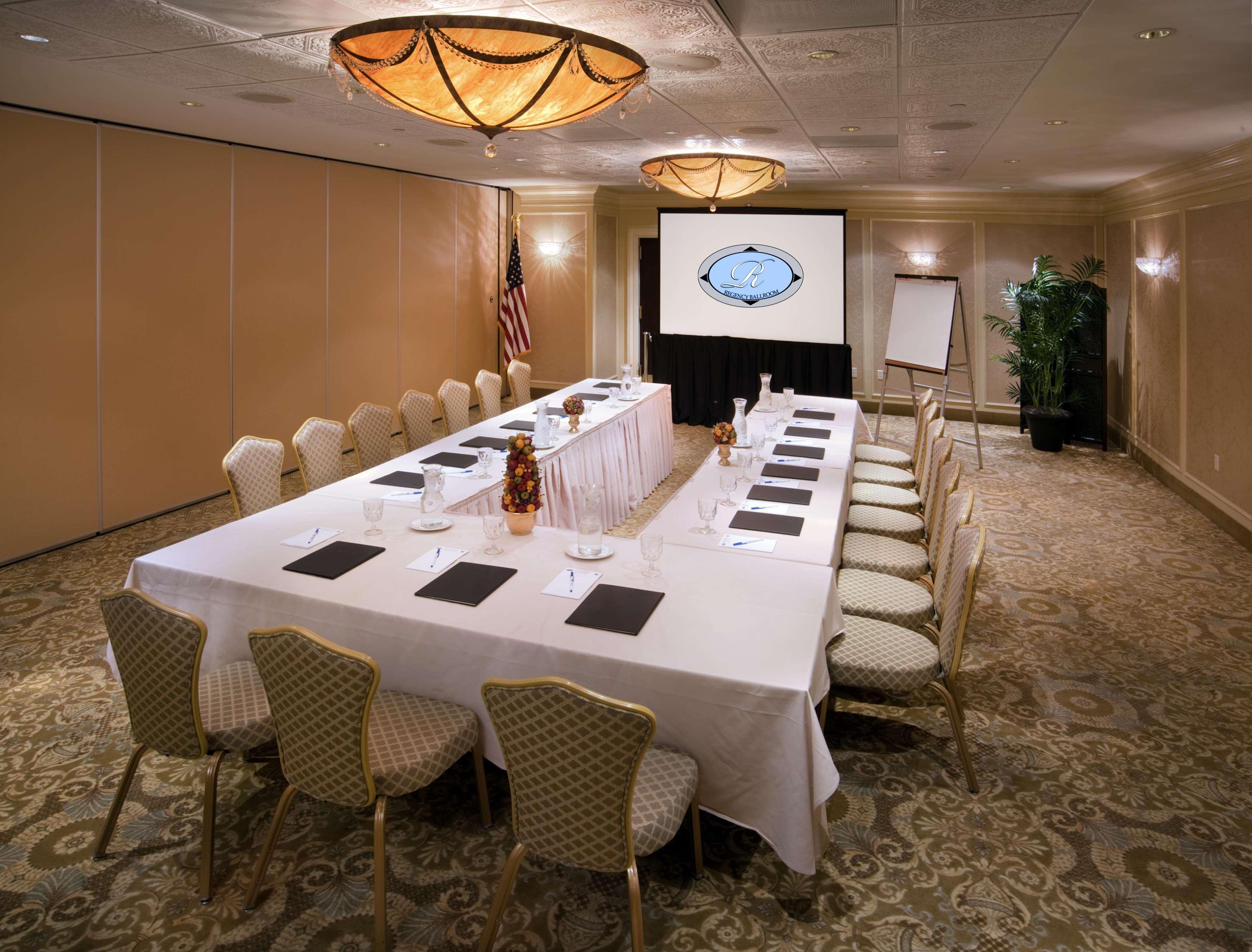 Doubletree By Hilton Nanuet Hotel Buitenkant foto