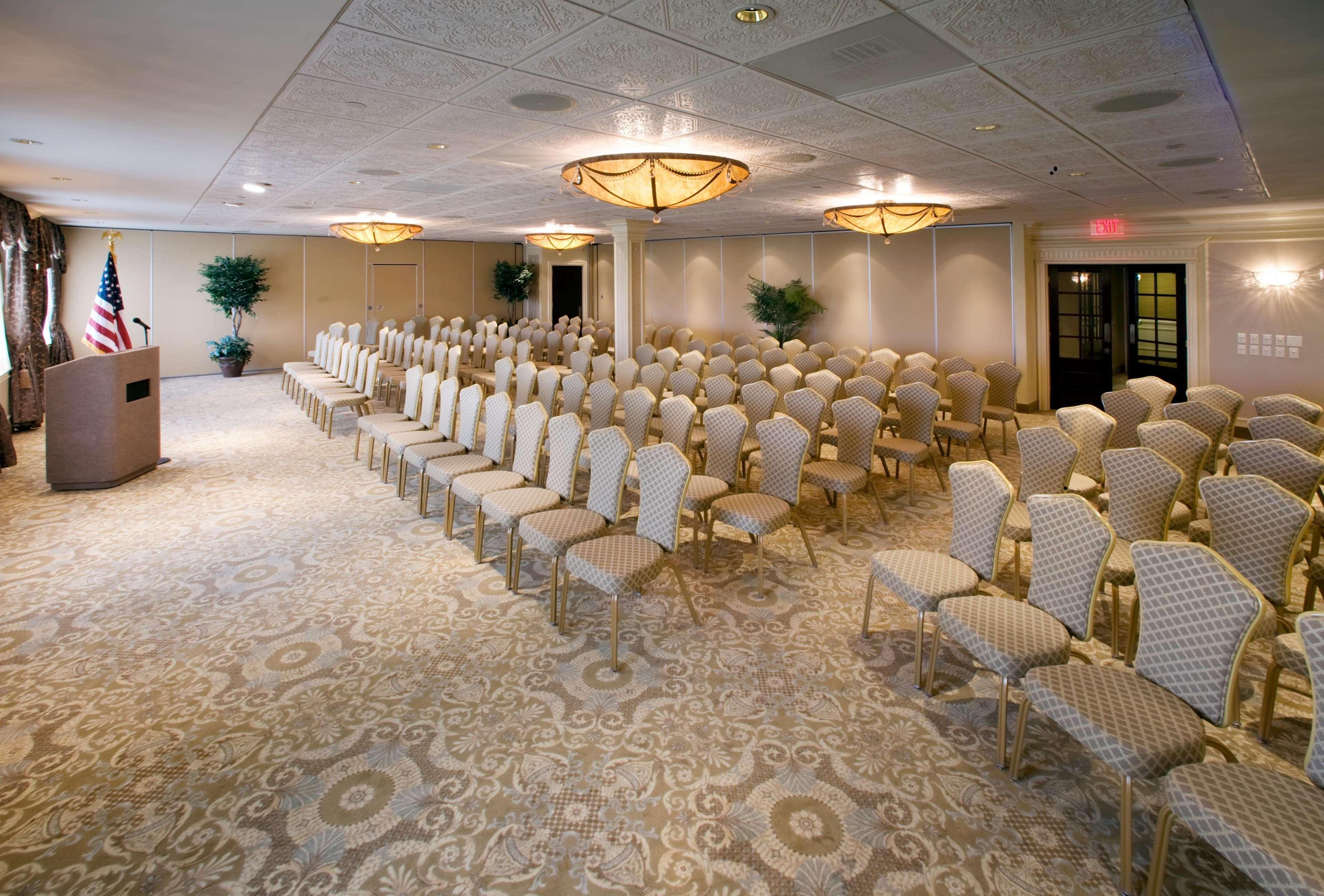 Doubletree By Hilton Nanuet Hotel Buitenkant foto