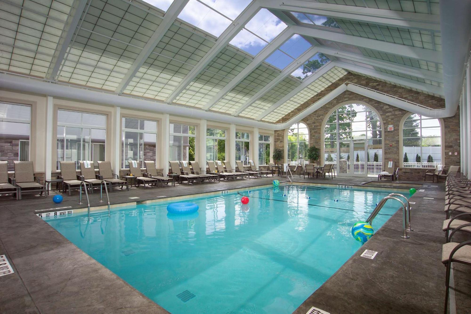 Doubletree By Hilton Nanuet Hotel Buitenkant foto
