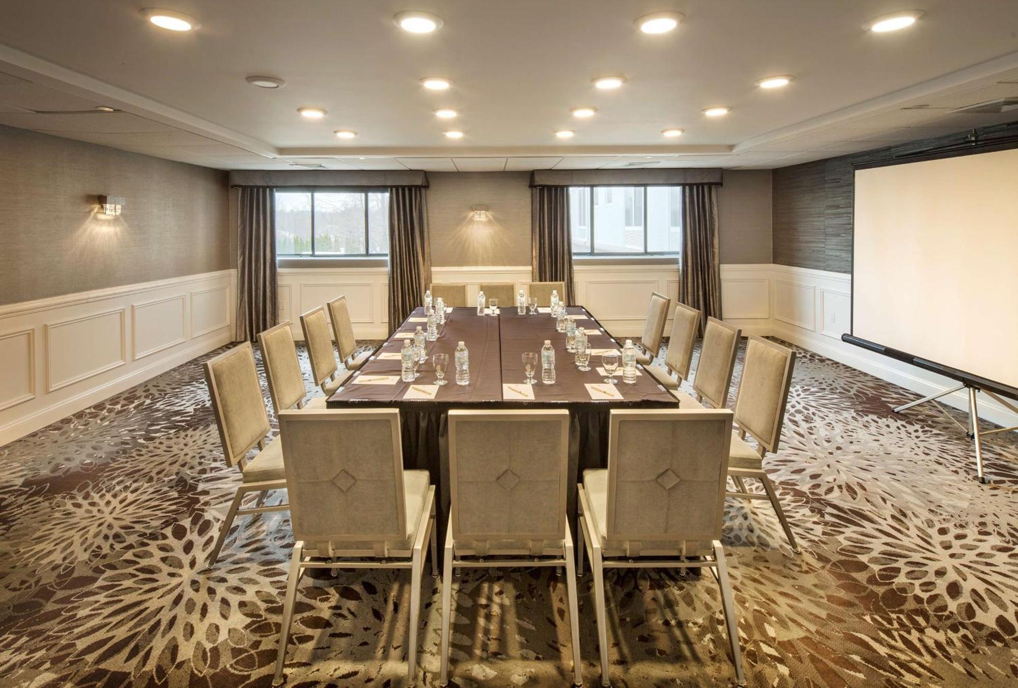 Doubletree By Hilton Nanuet Hotel Buitenkant foto