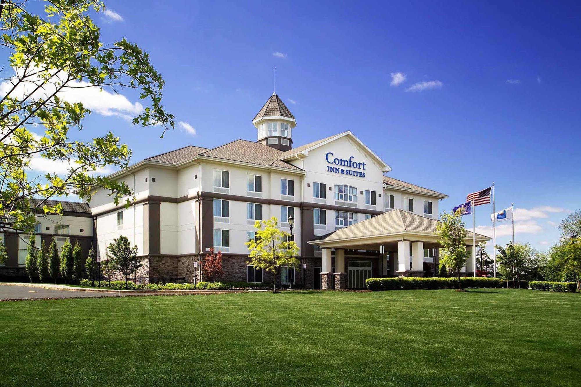 Doubletree By Hilton Nanuet Hotel Buitenkant foto