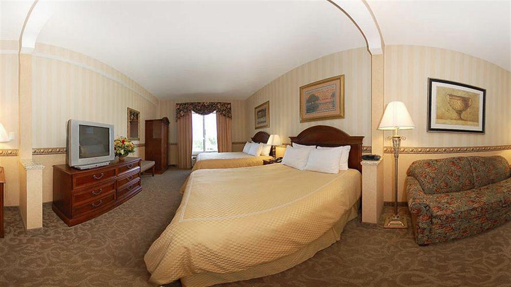 Doubletree By Hilton Nanuet Hotel Buitenkant foto